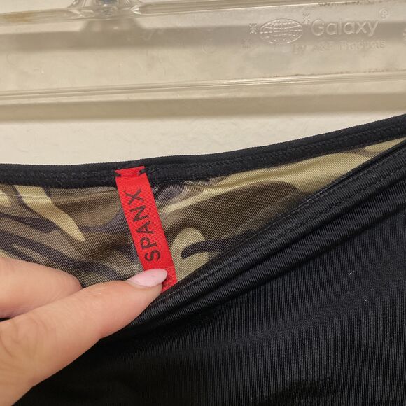 Spanx Black Ultra High Waisted Shaper Tummy Slimming Shorts Camo Liner Large - Picture 4 of 7